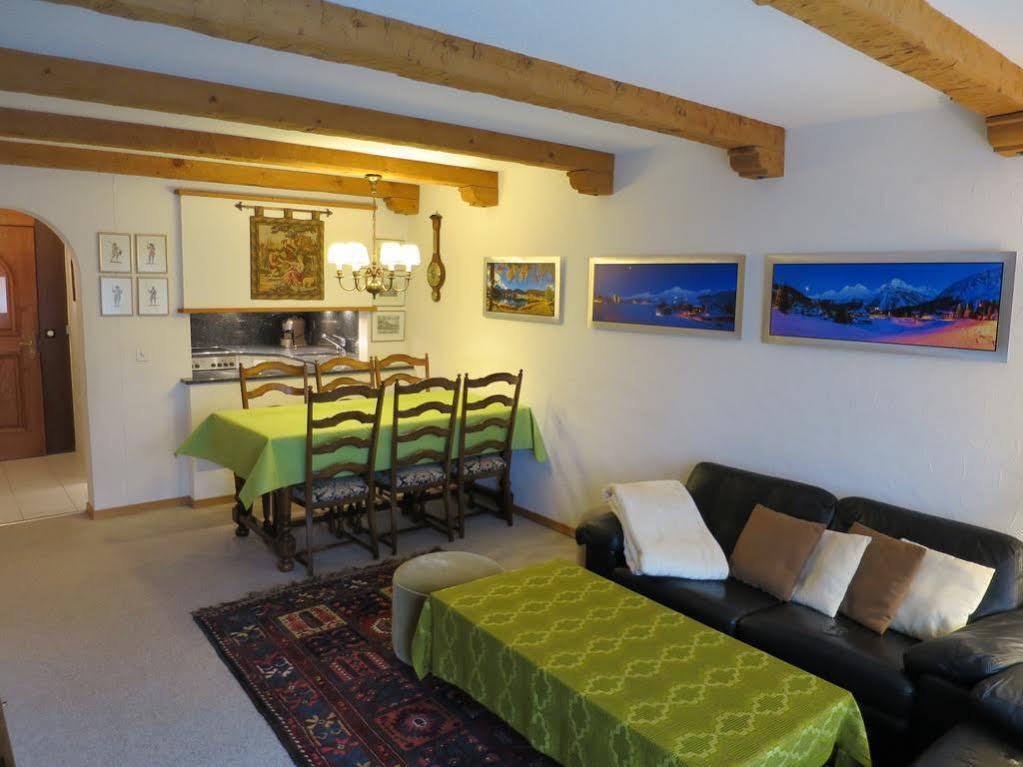 Villa Franca E06 Arosa Luaran gambar